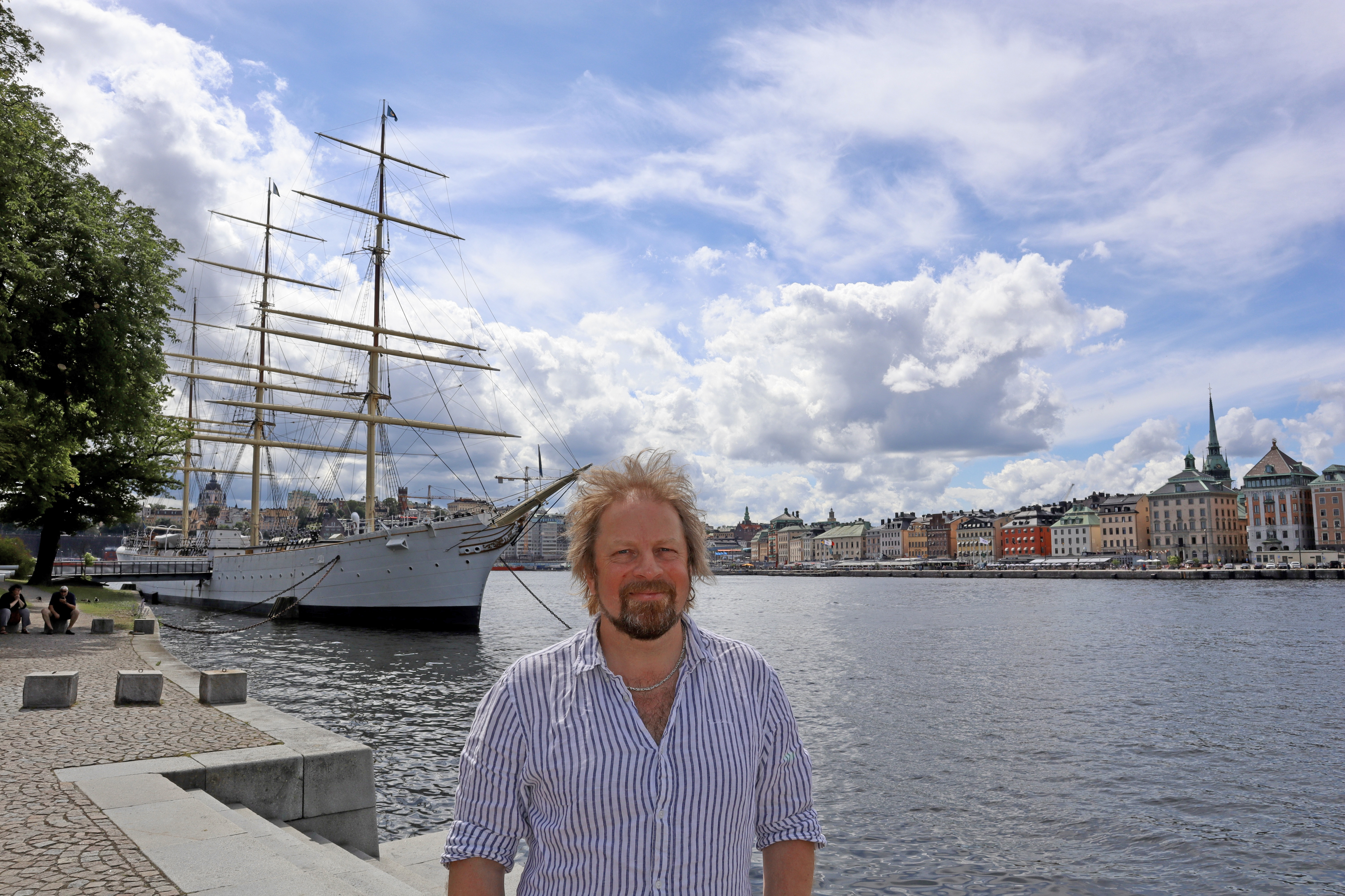 Jim Hansson på Skeppsholmen, liggande